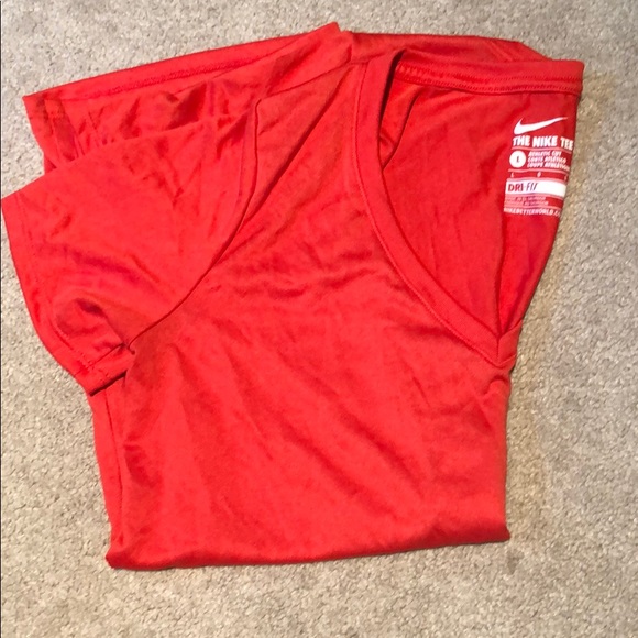 Nike Tee size L, Athletic Cut, V neck, NWOT - Picture 5 of 5